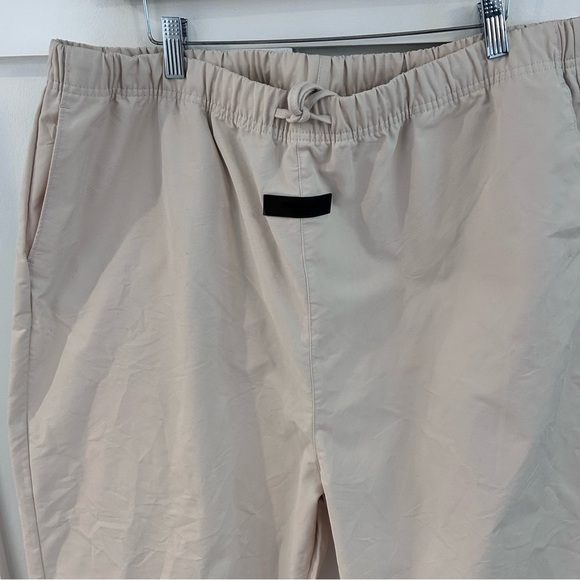 FEAR OF GOD ESSENTIALS Straight Leg Appliquéd Cotton-Blend Drawstring Trousers - Picture 4 of 9